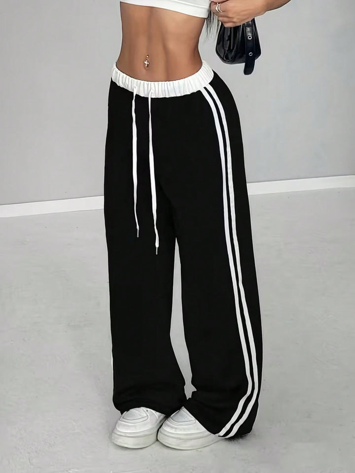 Pantaloni SHEIN, negru