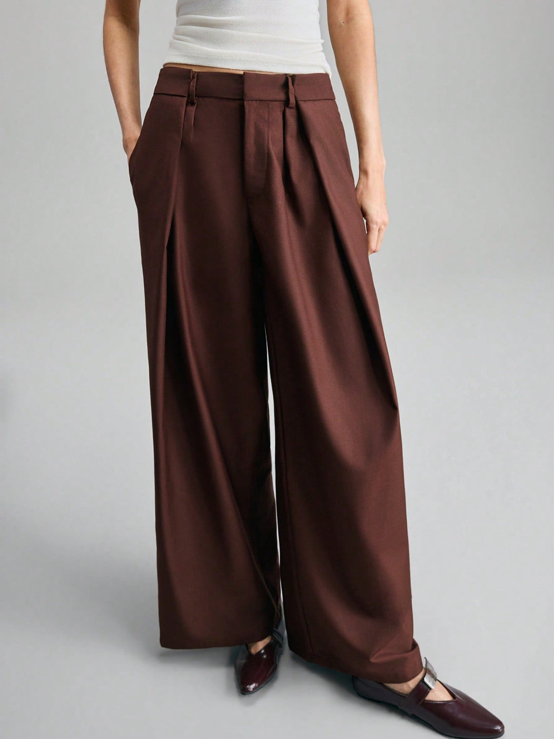 Pantaloni SHEIN, maro