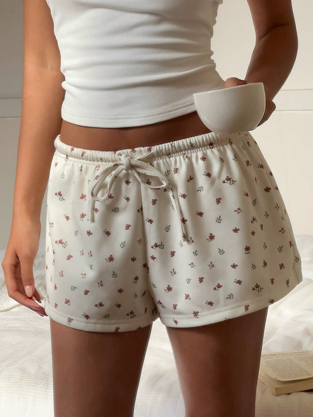 Pantaloni scurți SHEIN, roz