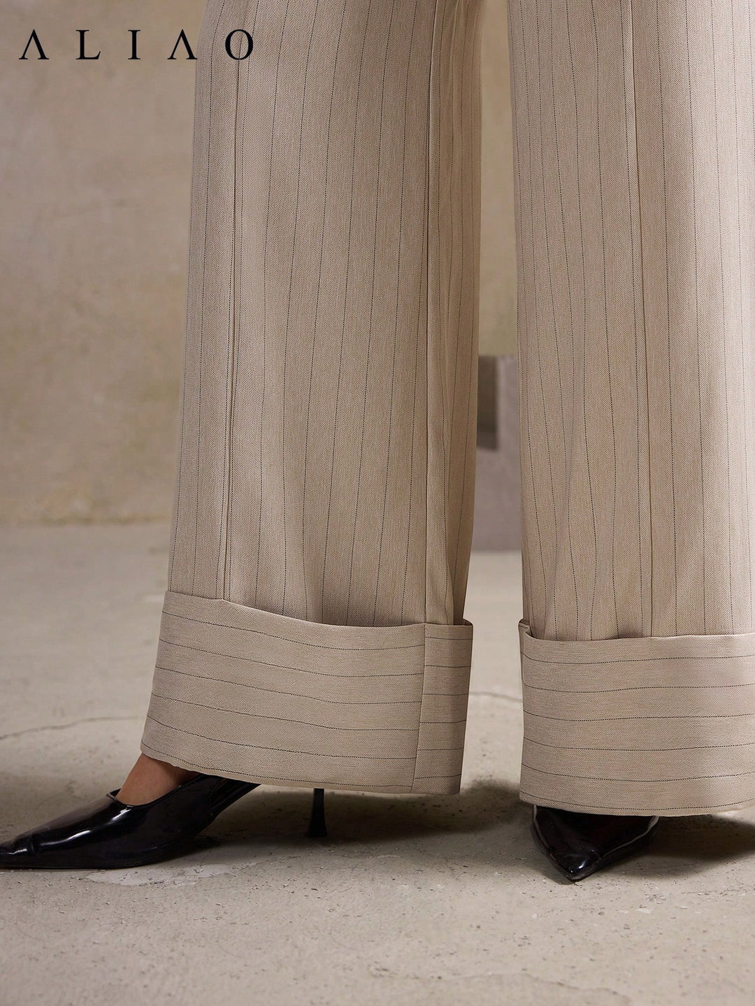 Pantaloni SHEIN, kaki