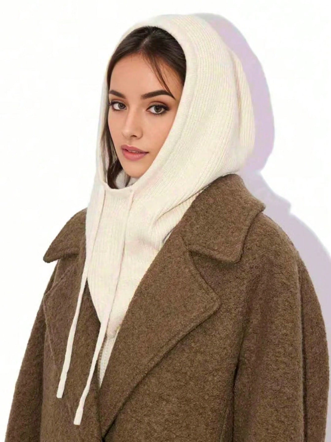 Glugă SHEIN, crem