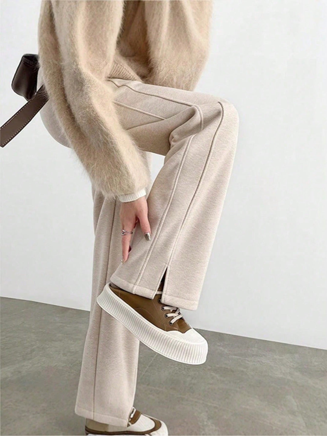 Pantaloni SHEIN, auriu