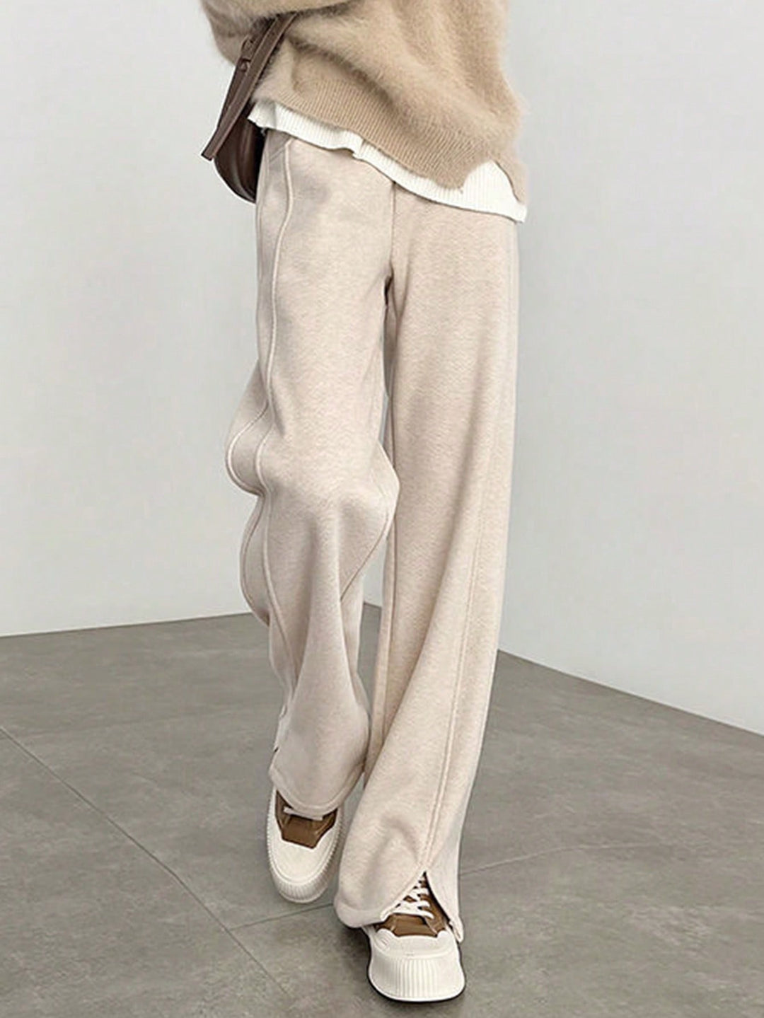 Pantaloni SHEIN, auriu