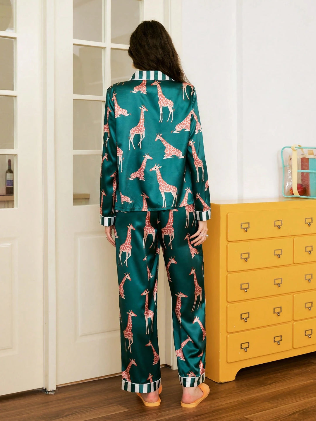 Compleu pijamale SHEIN, verde