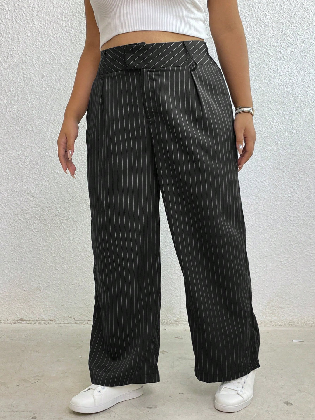 Pantaloni SHEIN, negru