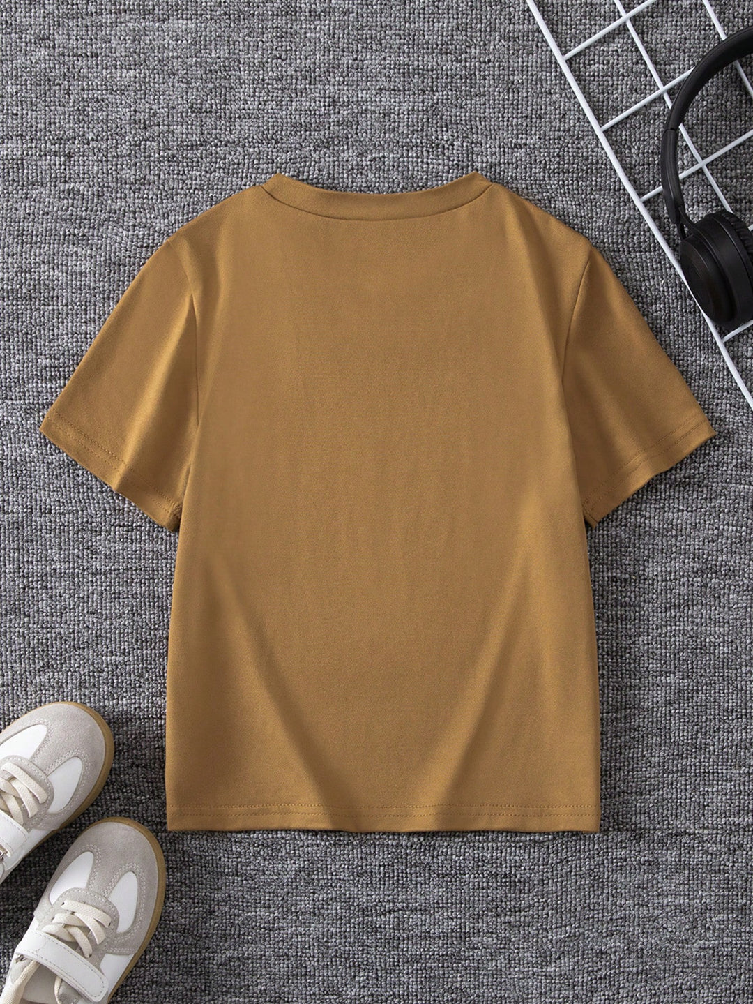 Tricou SHEIN, maro