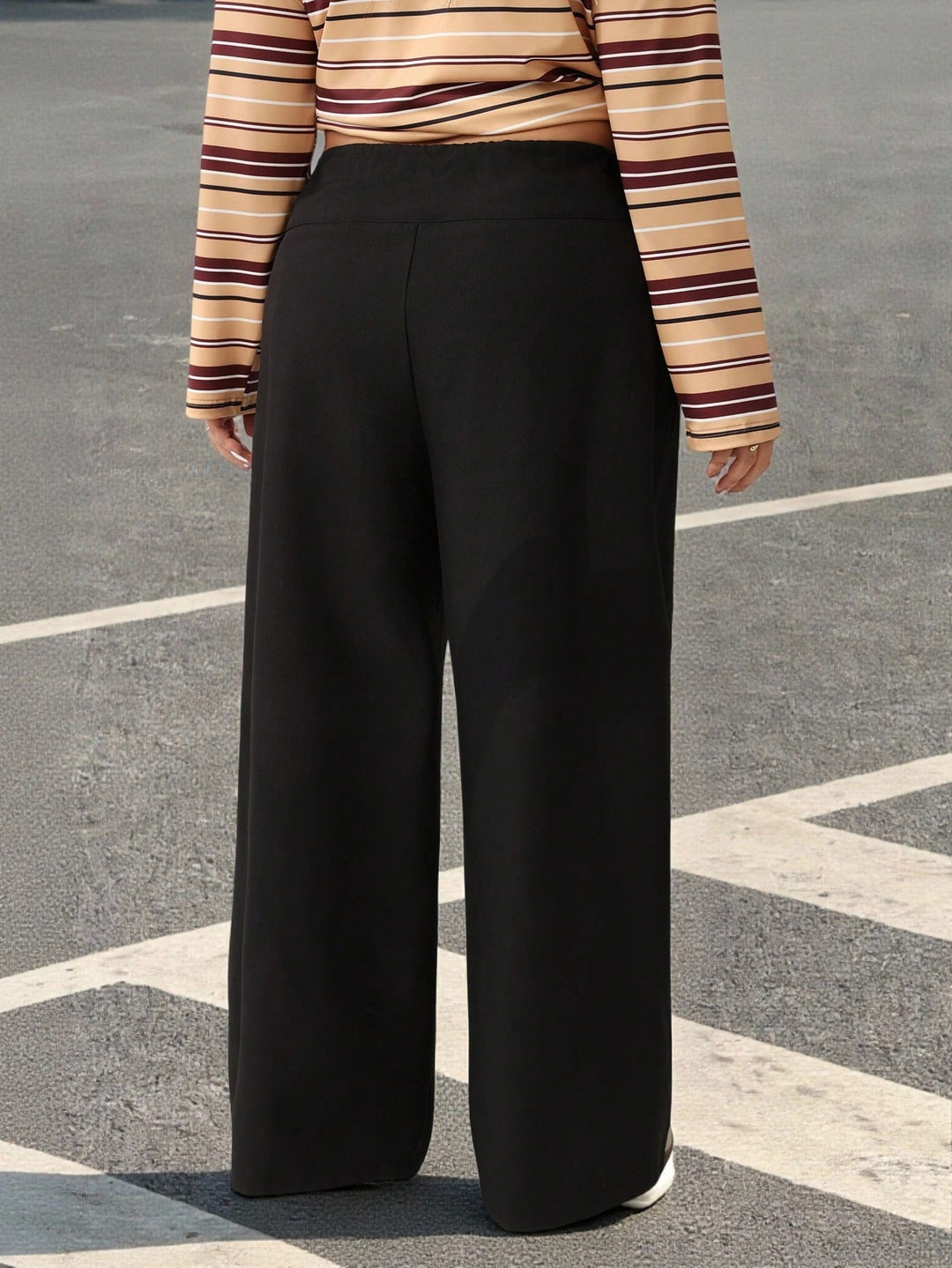 Pantaloni SHEIN, negru