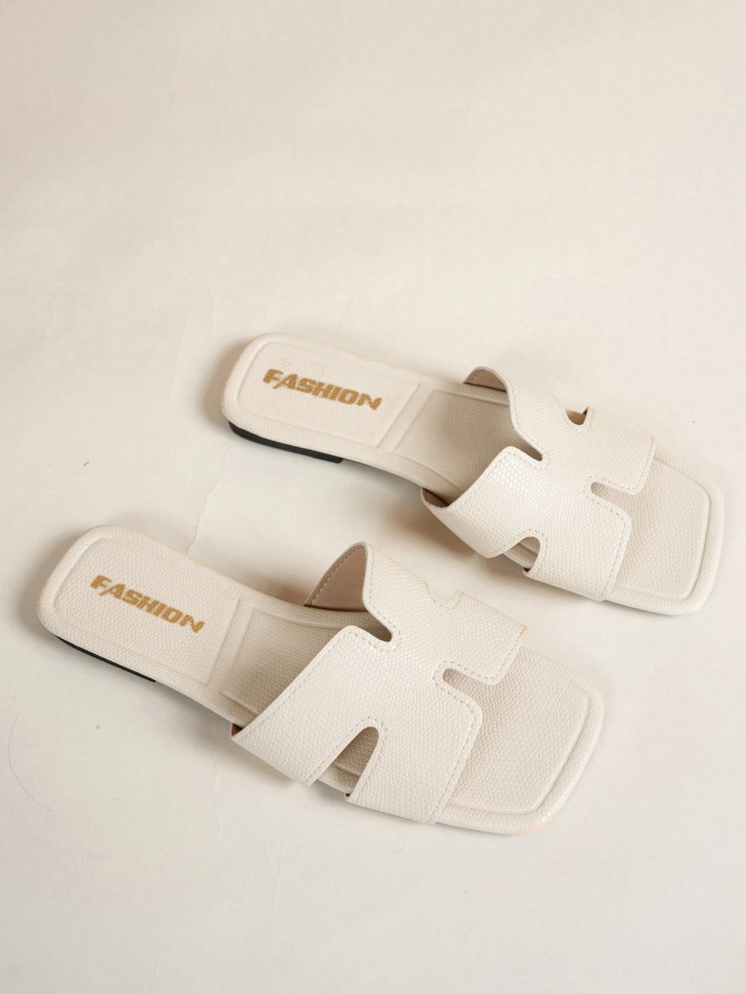 Papuc tip slide SHEIN, bej