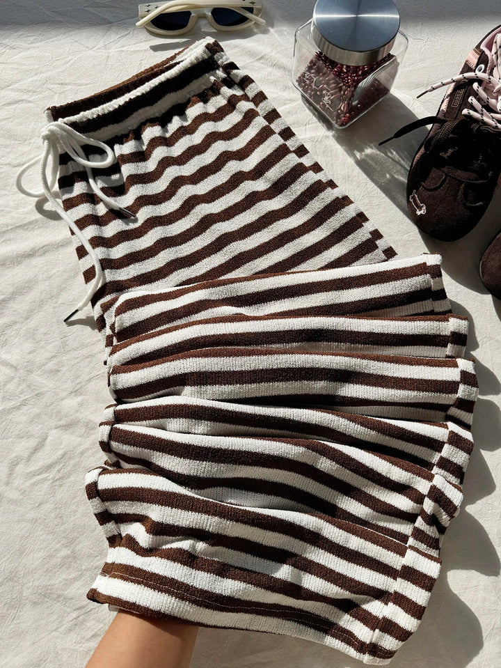 Pantaloni SHEIN, maro