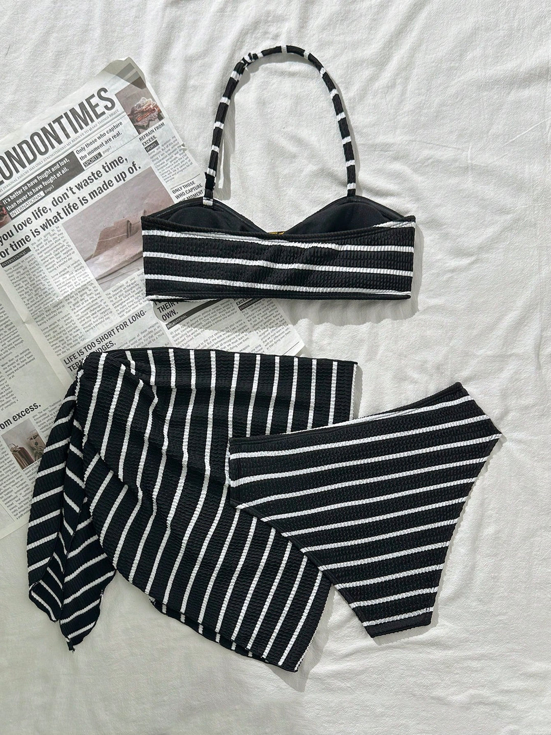 Set costum de baie SHEIN, mix culori