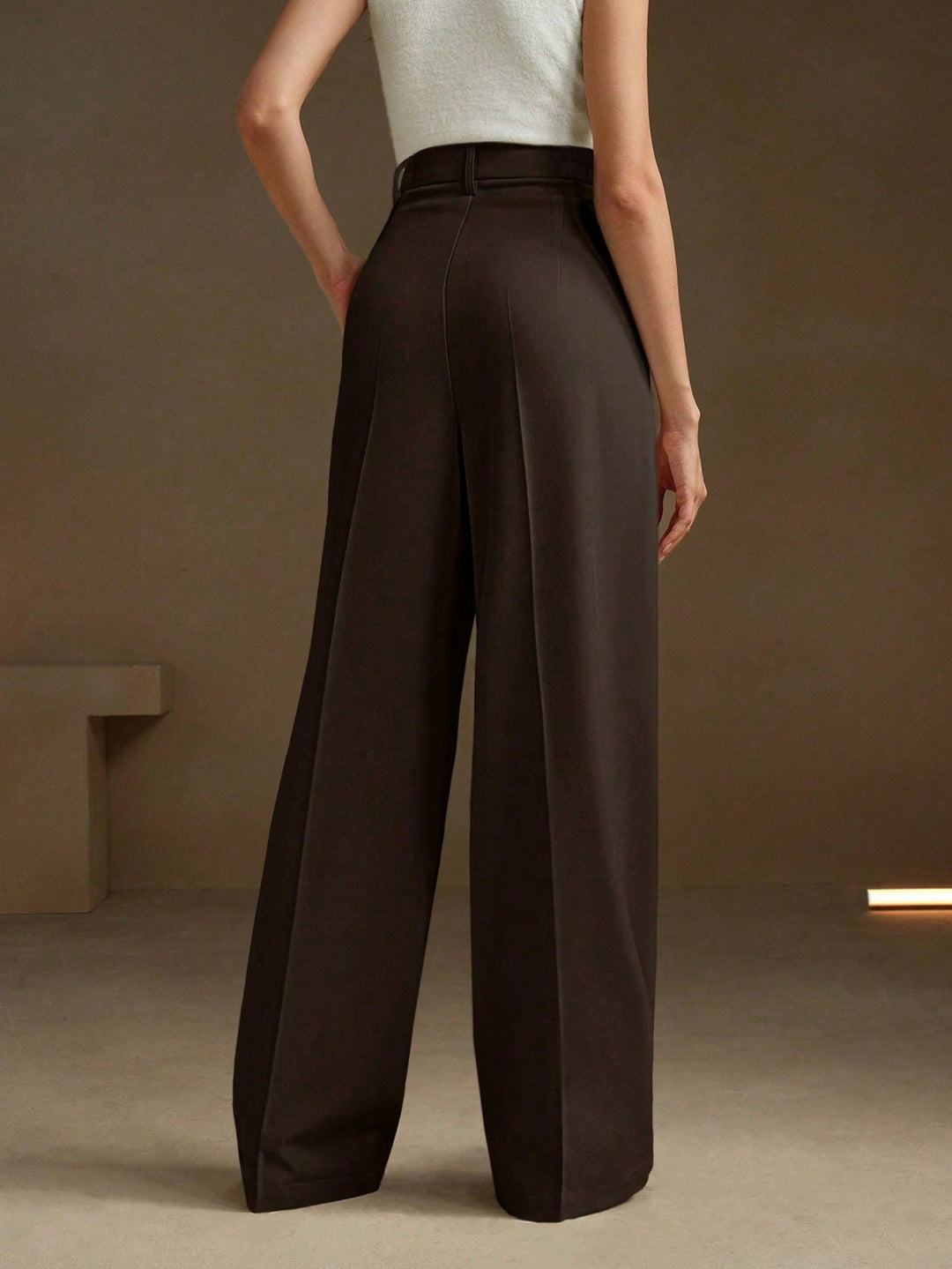 Pantalon SHEIN, maro