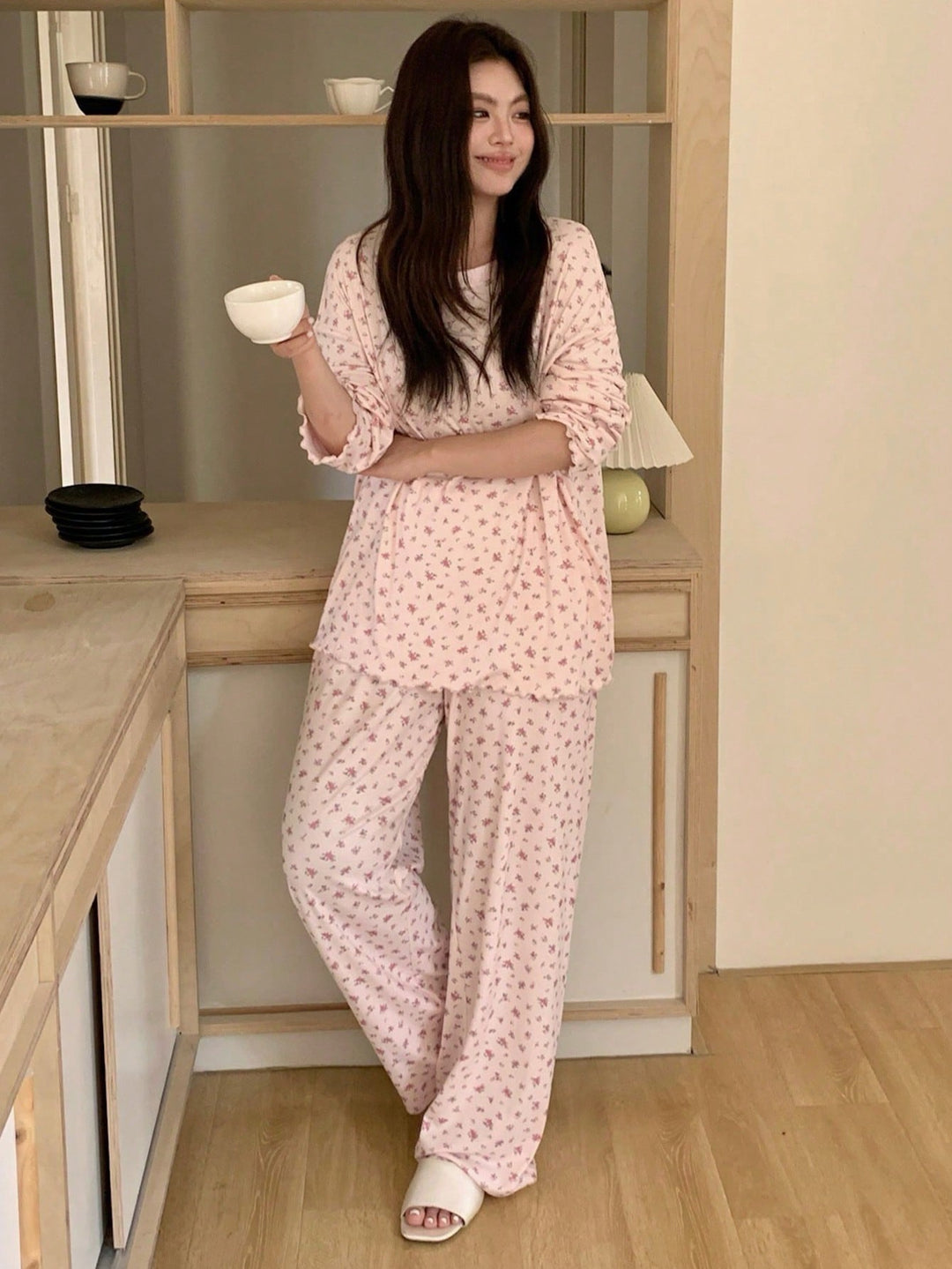 Set pijamale SHEIN, roz