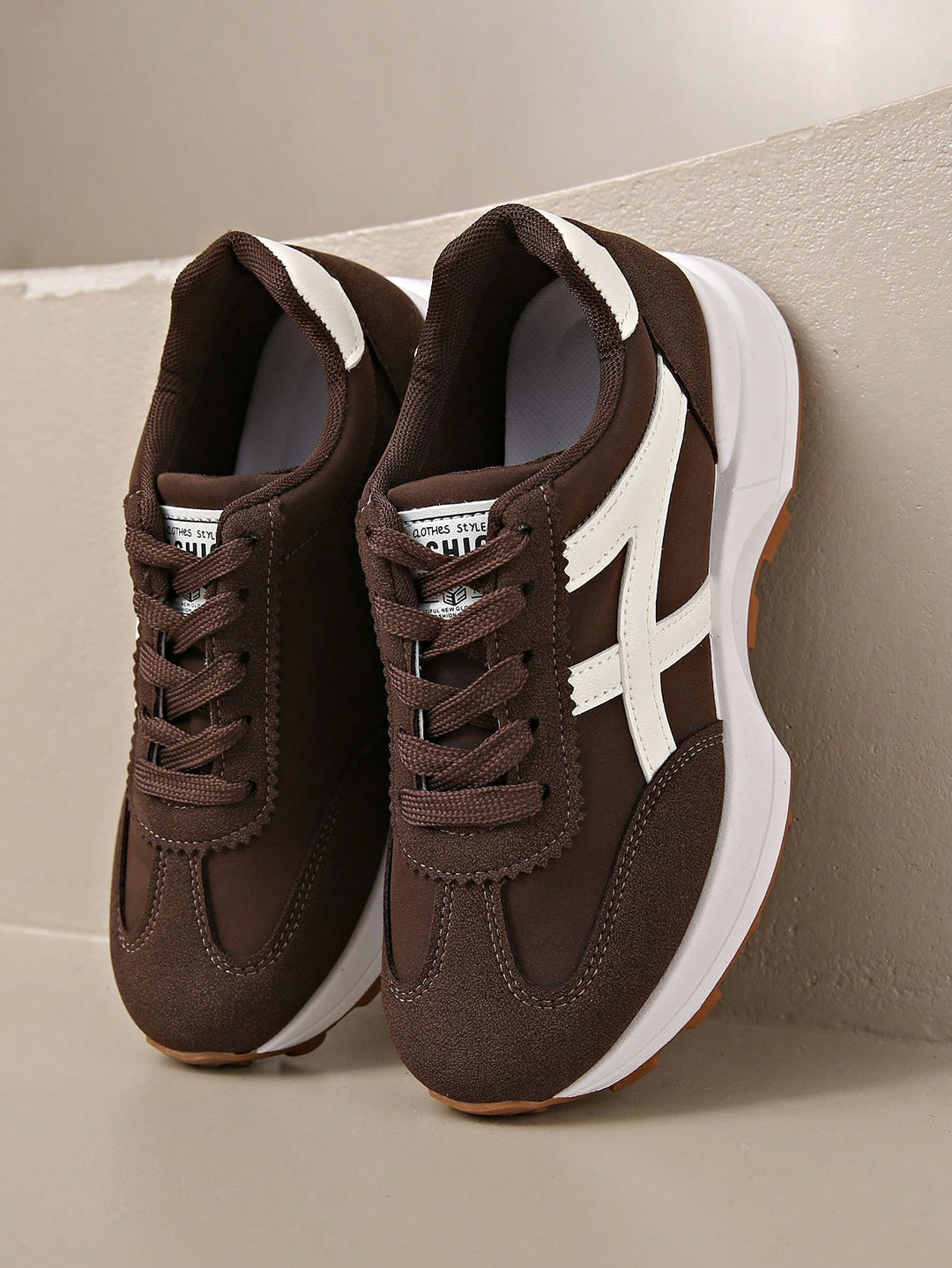 Pantofi sport SHEIN, maro