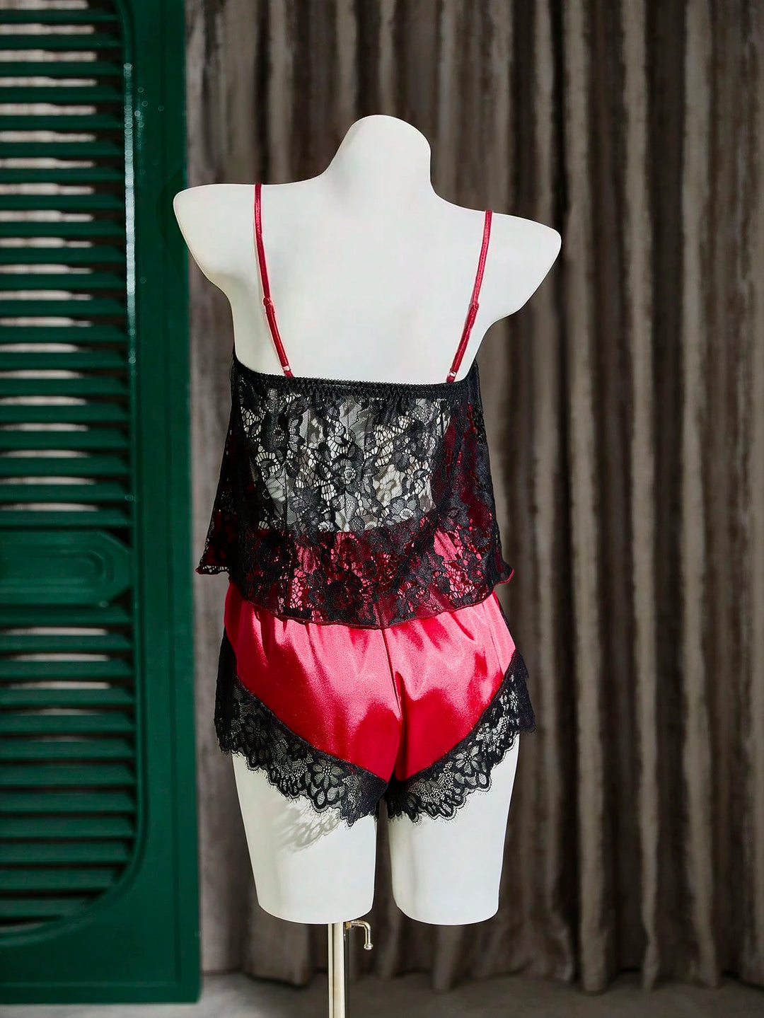 Compleu pijamale SHEIN, mix culori