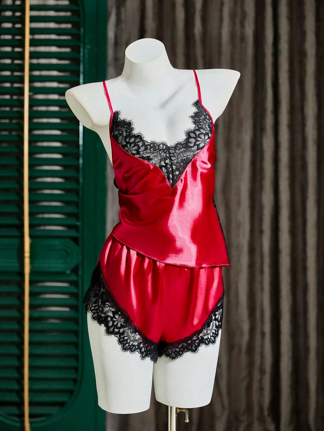 Compleu pijamale SHEIN, mix culori