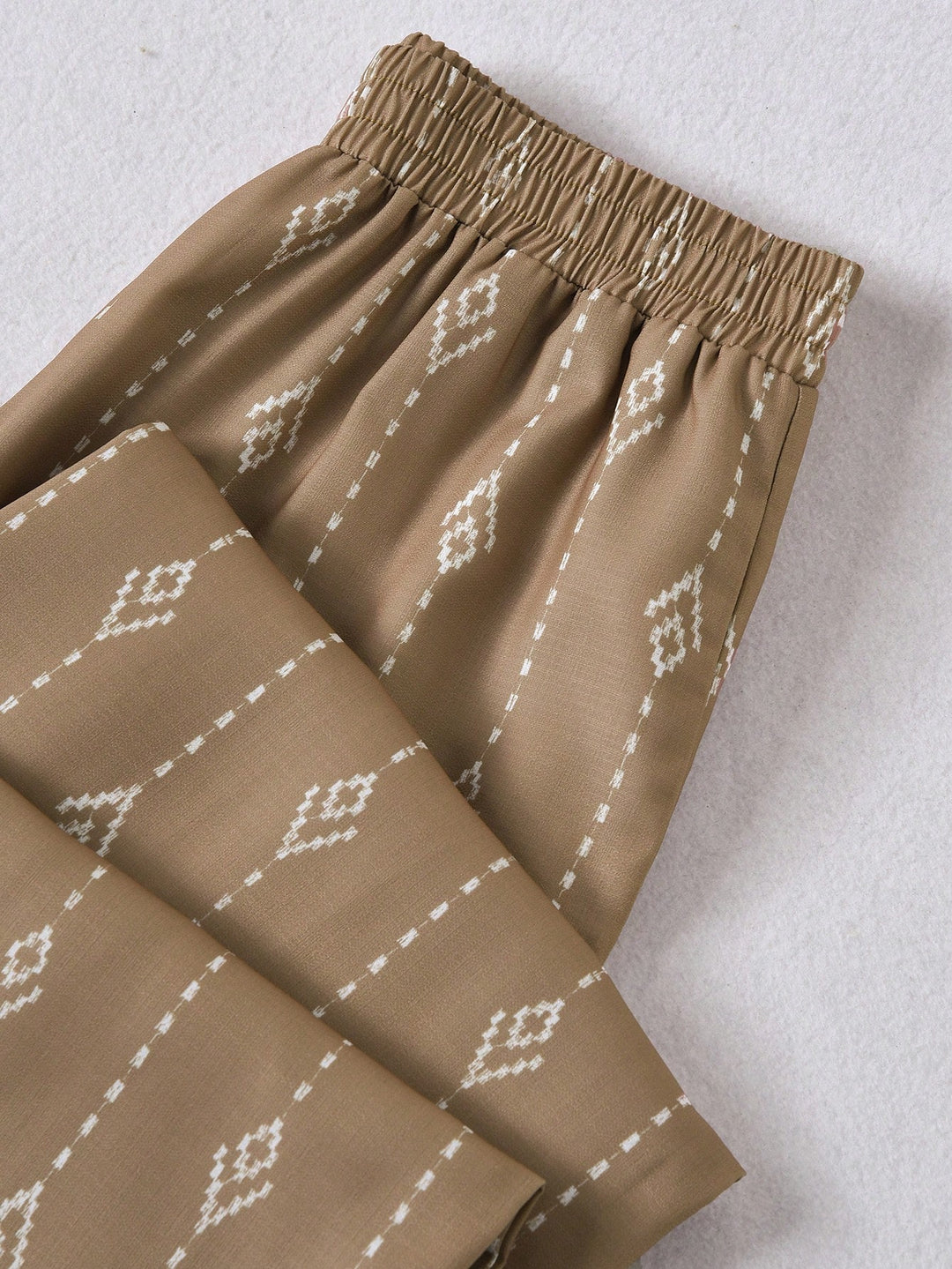 Pantaloni SHEIN, mix culori