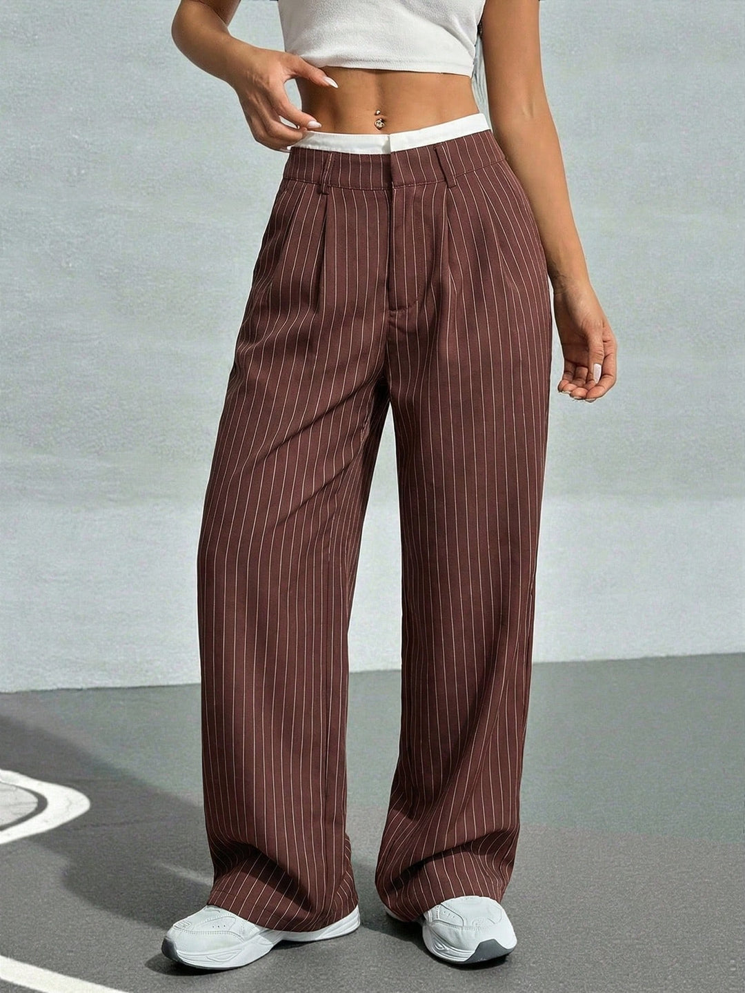 Pantalon SHEIN, maro