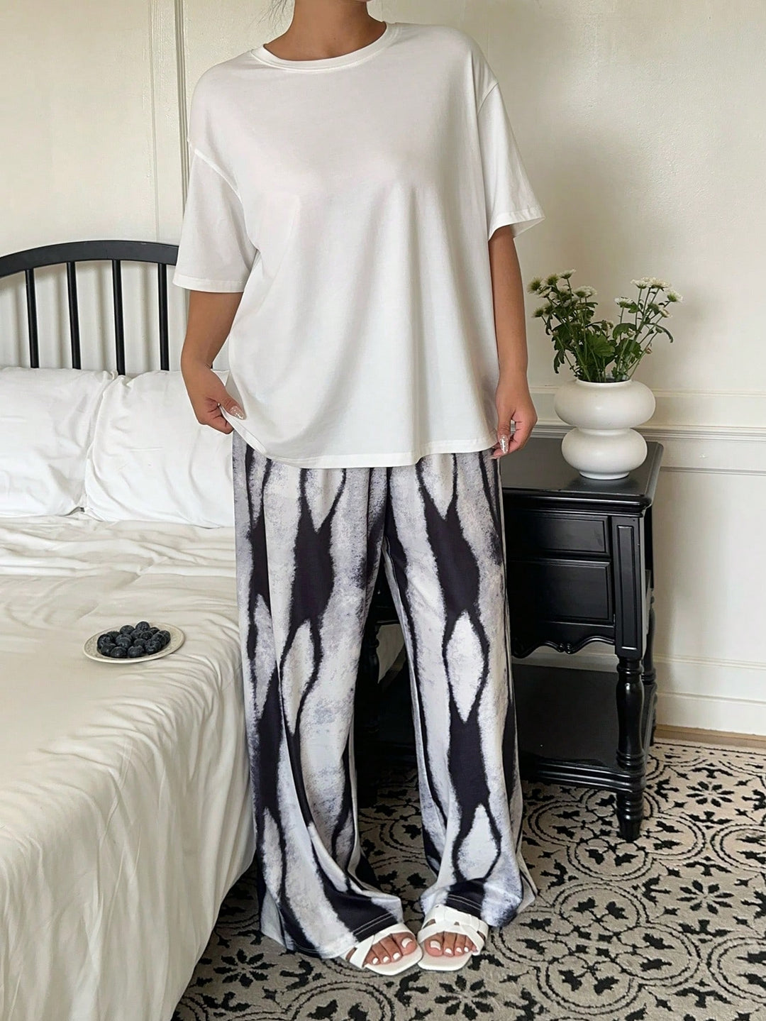 Set pijamale SHEIN, alb
