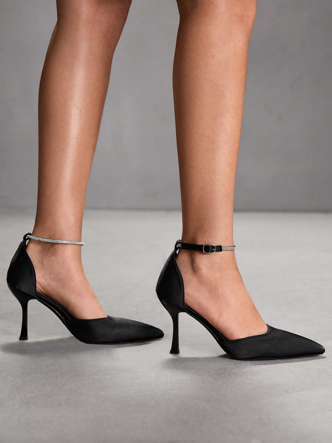 Pantofi cu toc SHEIN, negru