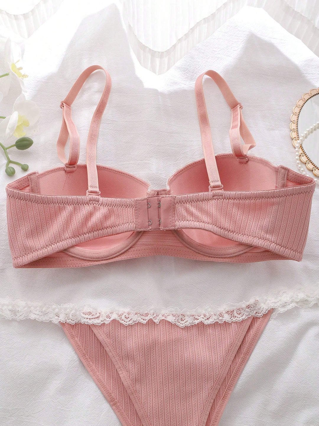 Set lenjerie SHEIN, roz