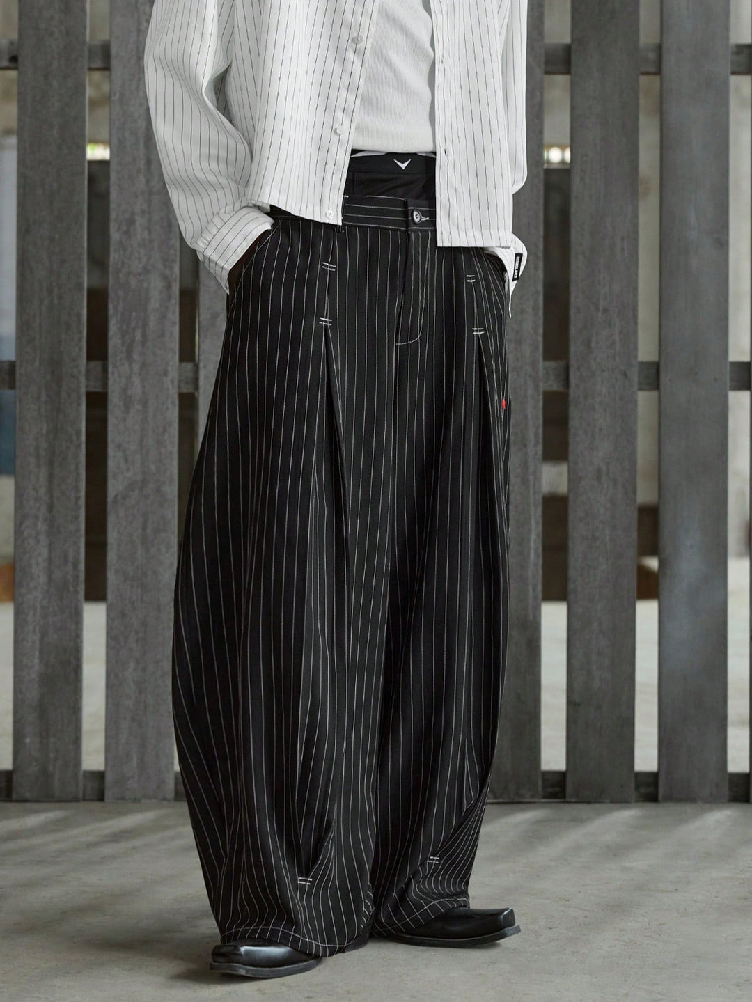 Pantalon SHEIN, negru