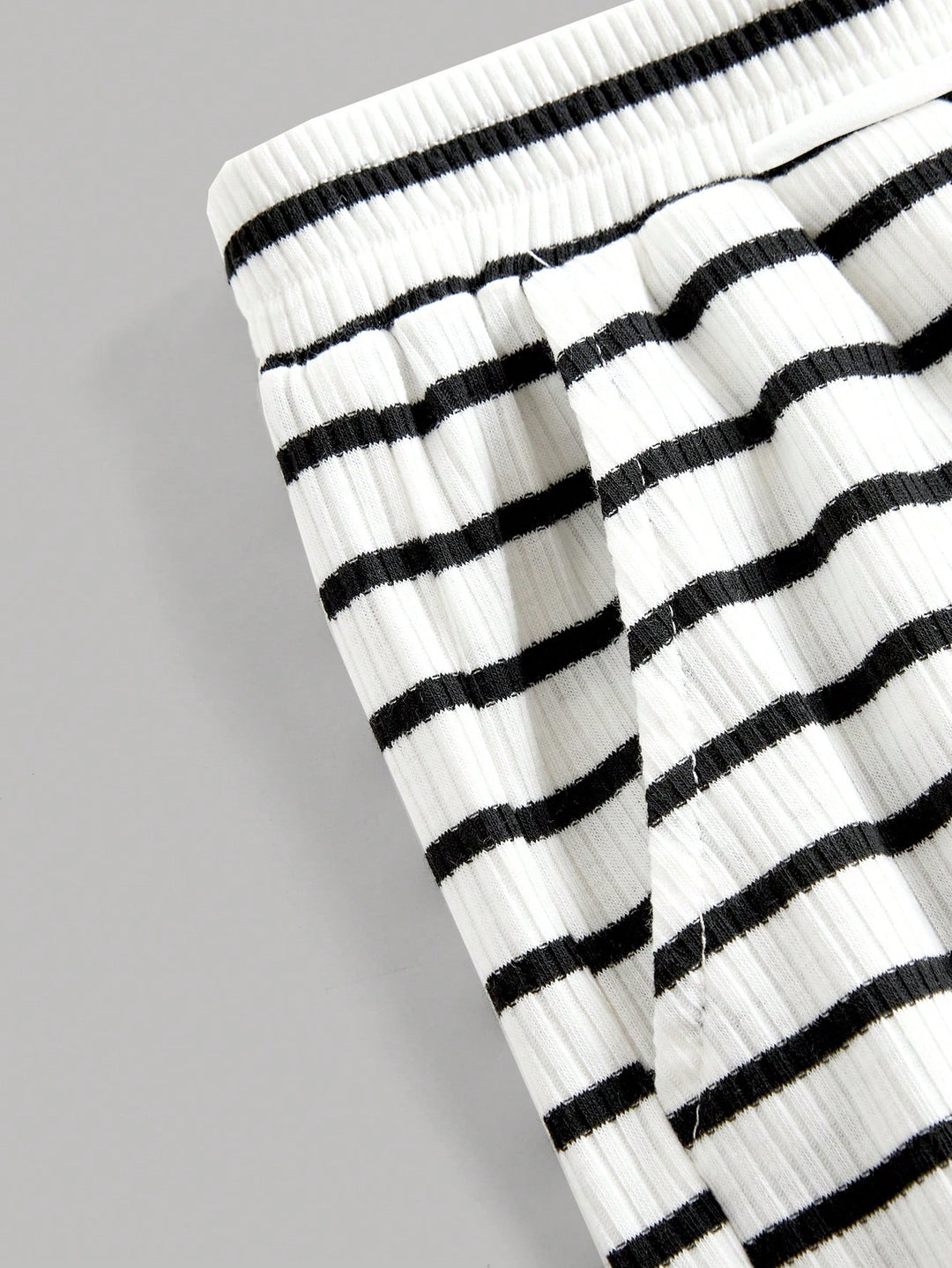 Pantaloni SHEIN, mix culori