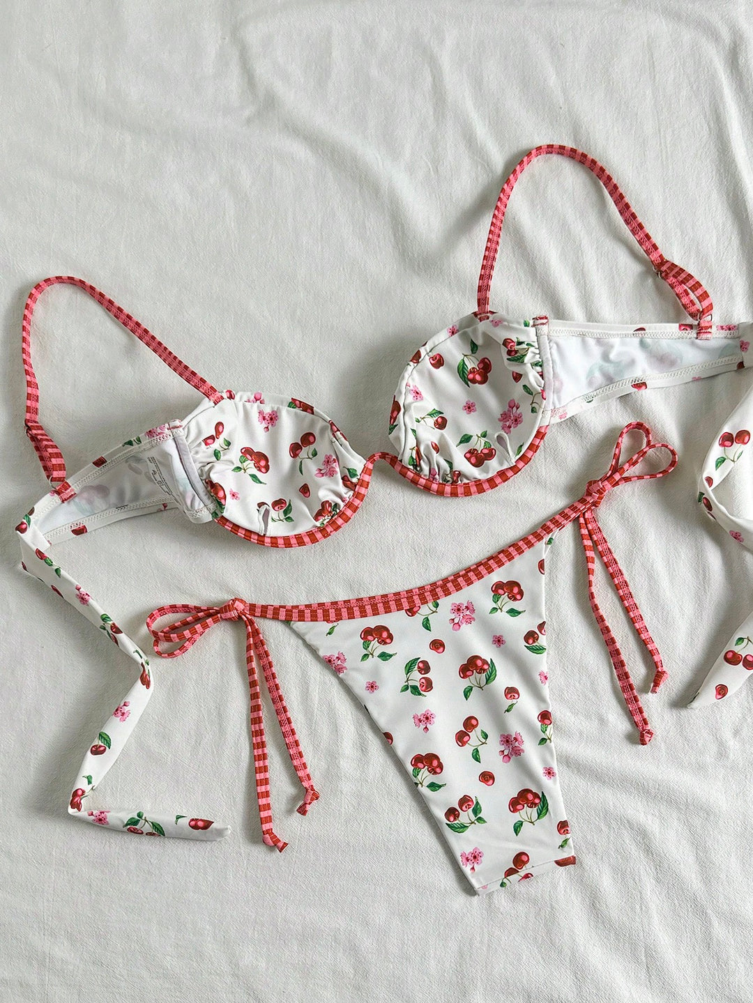 Set bikini SHEIN, mix culori