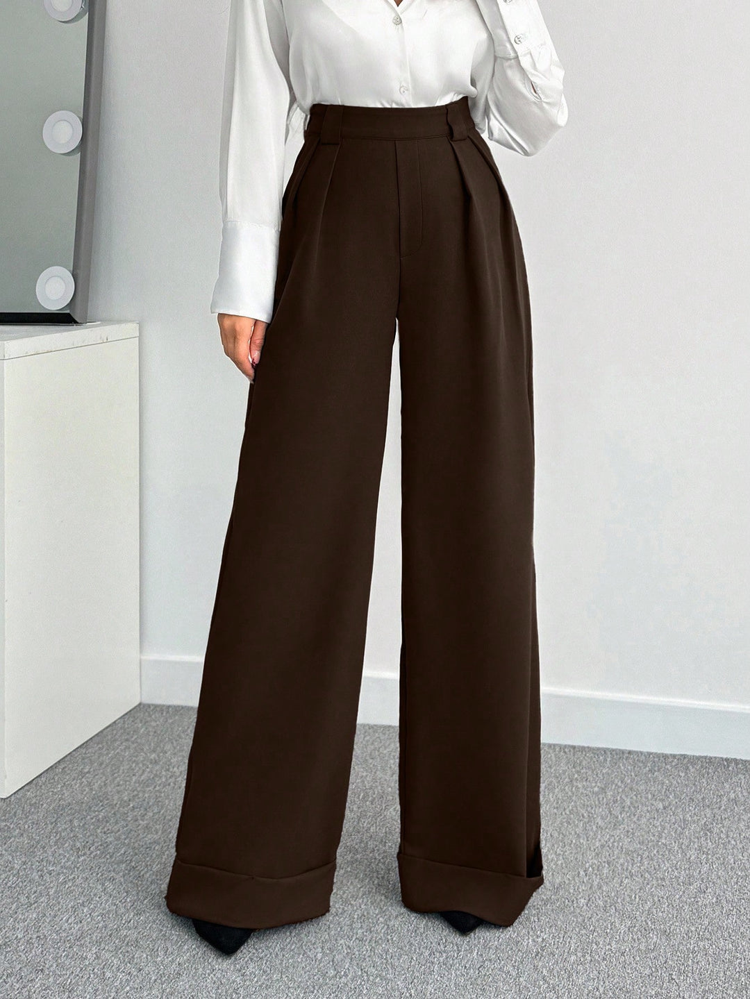 Pantaloni SHEIN, maro