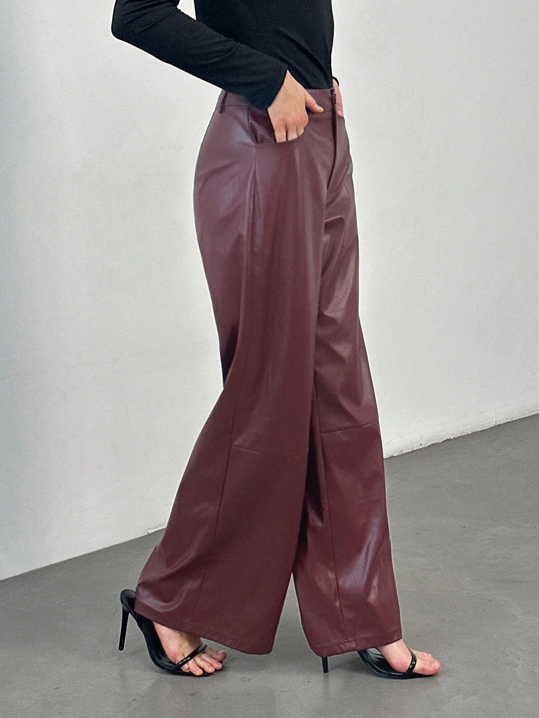 Pantaloni din imitație de piele SHEIN, vișiniu