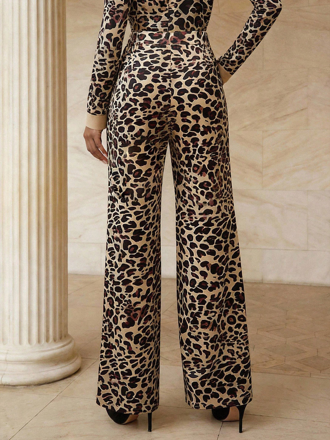 Pantalon SHEIN, maro