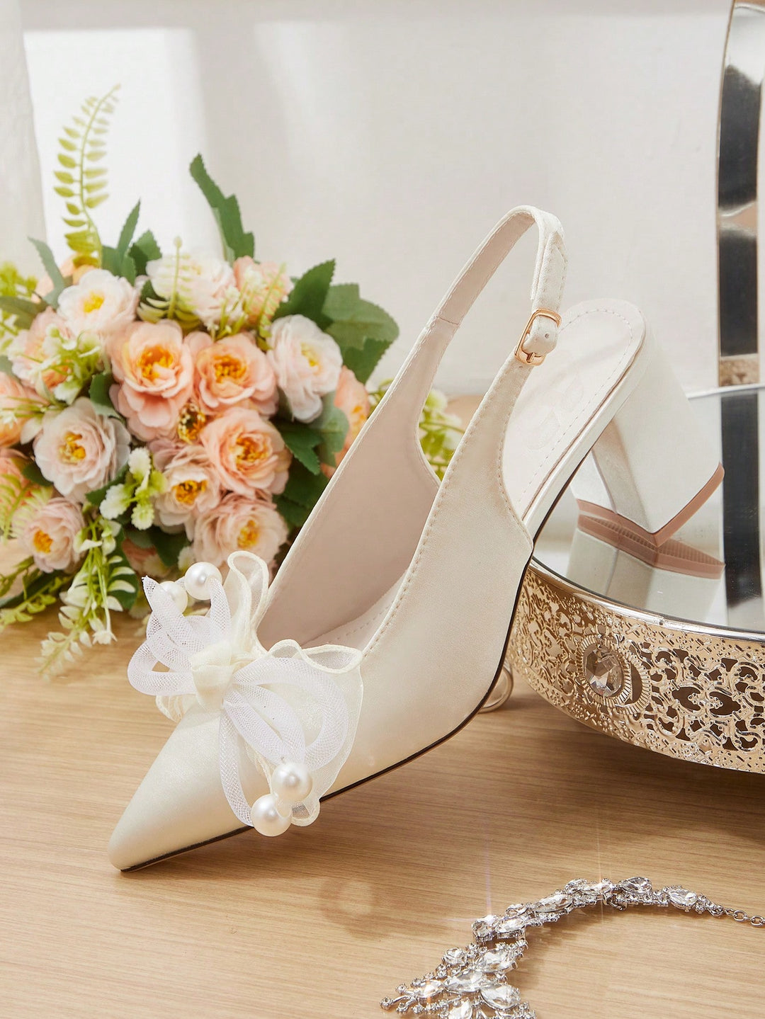 Pantofi cu toc SHEIN, bej
