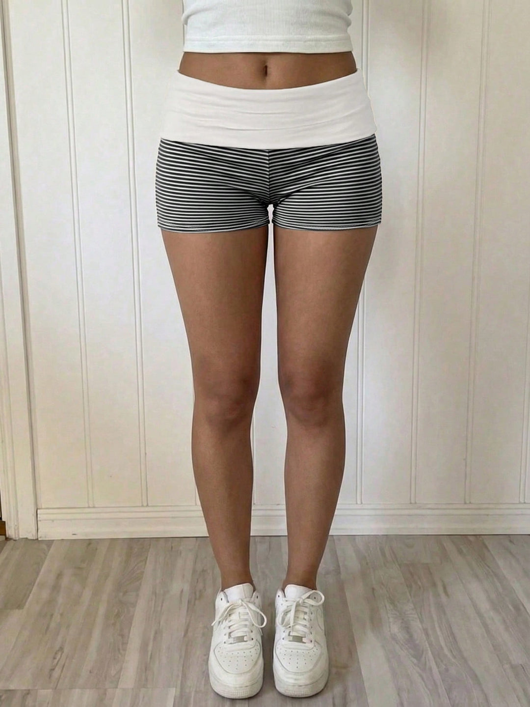 Pantaloni scurți SHEIN, negru