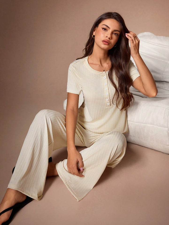 Set pijamale SHEIN, bej