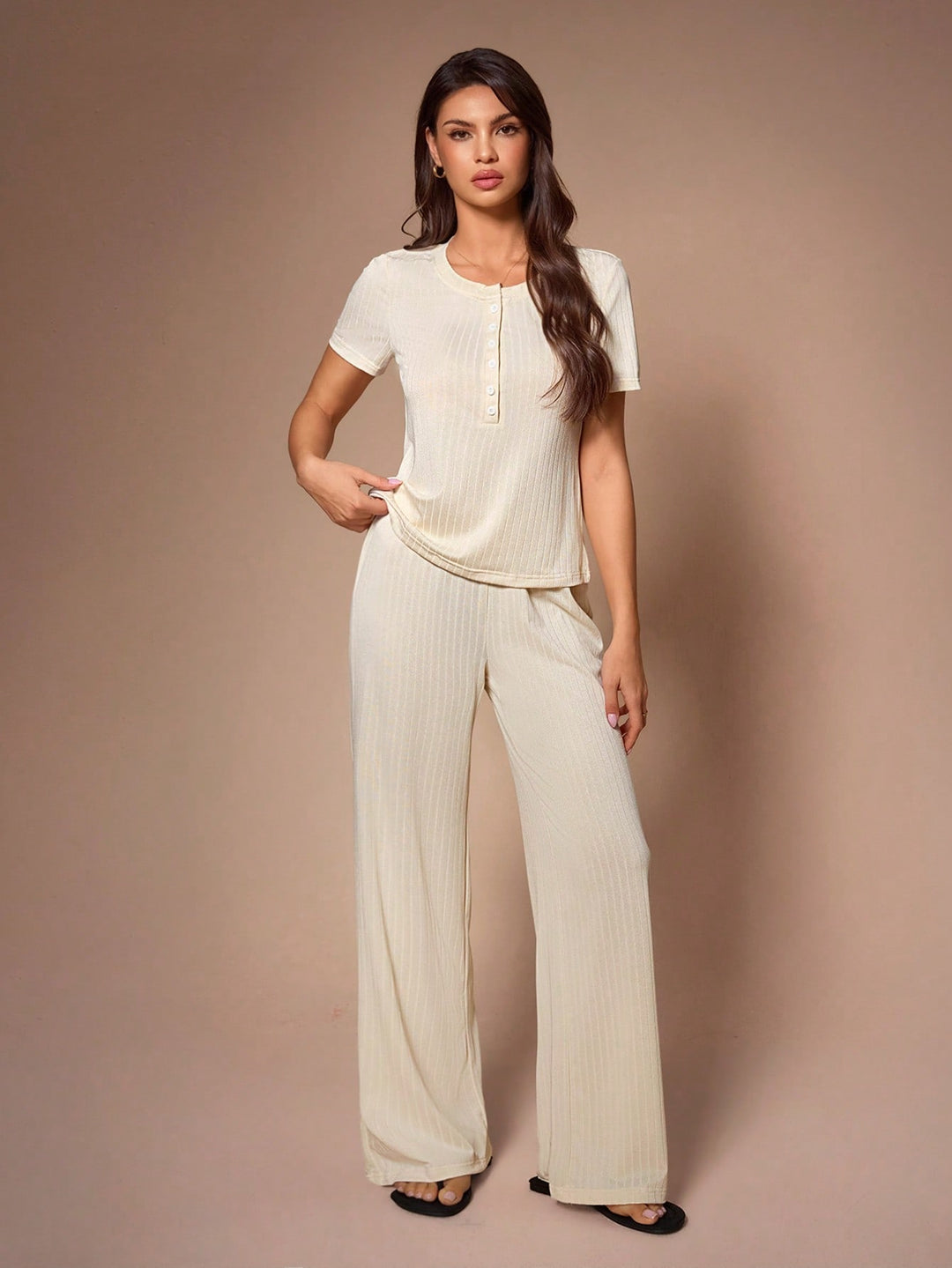 Set pijamale SHEIN, bej