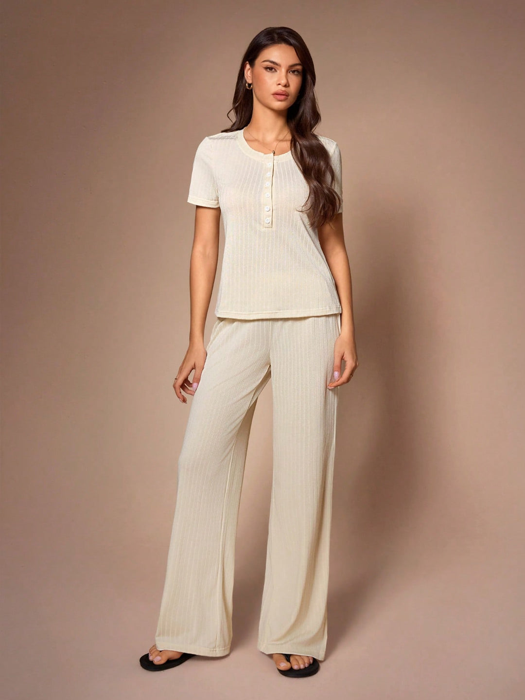 Set pijamale SHEIN, bej