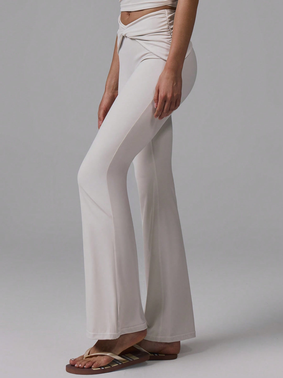 Pantaloni SHEIN, kaki
