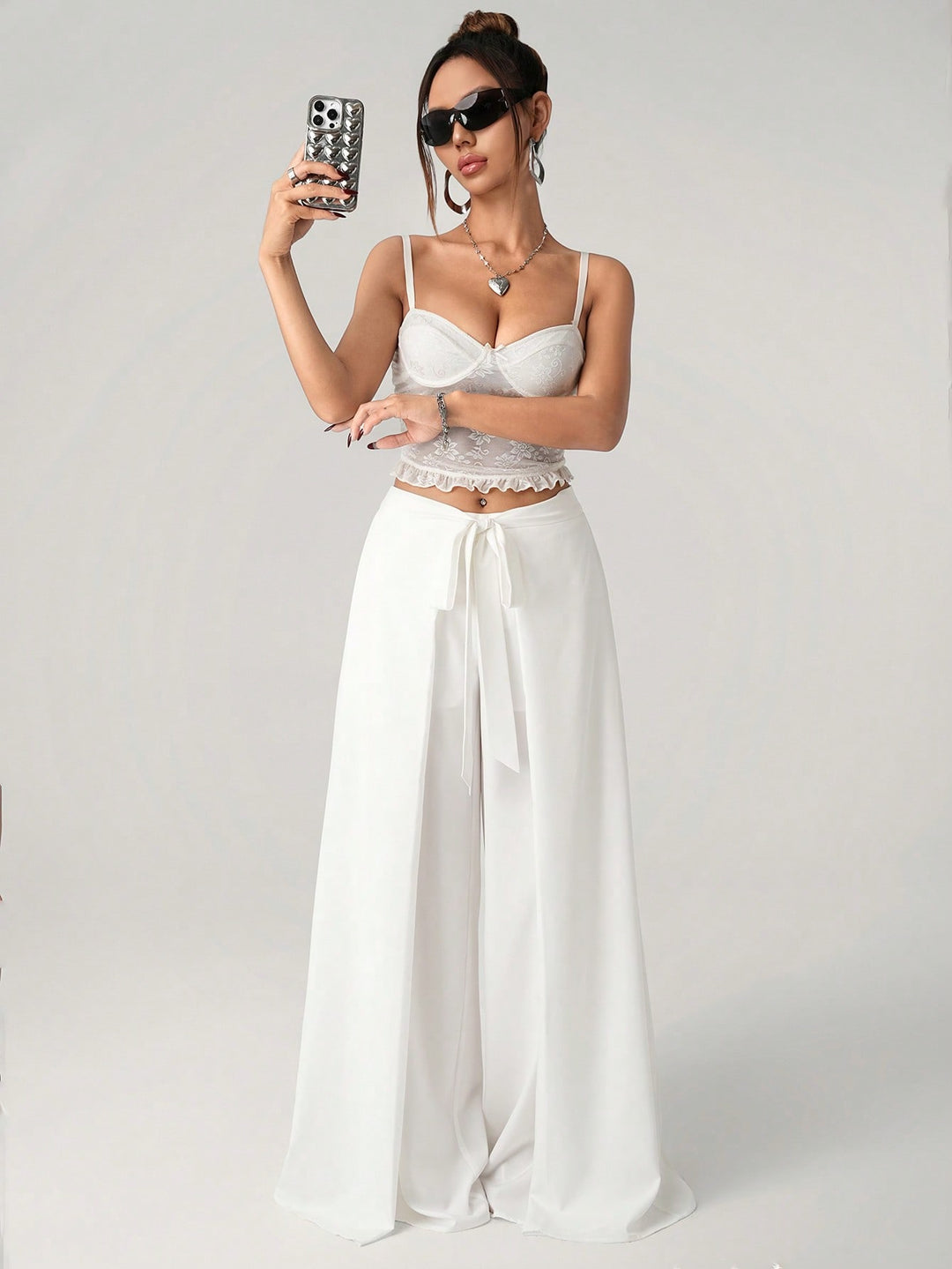 Pantaloni SHEIN, alb