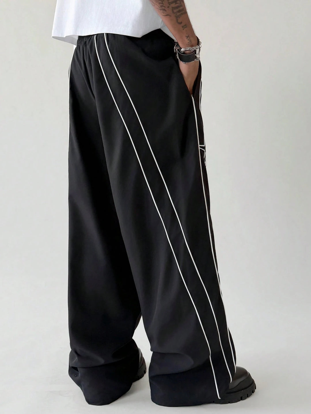 Pantaloni SHEIN, negru
