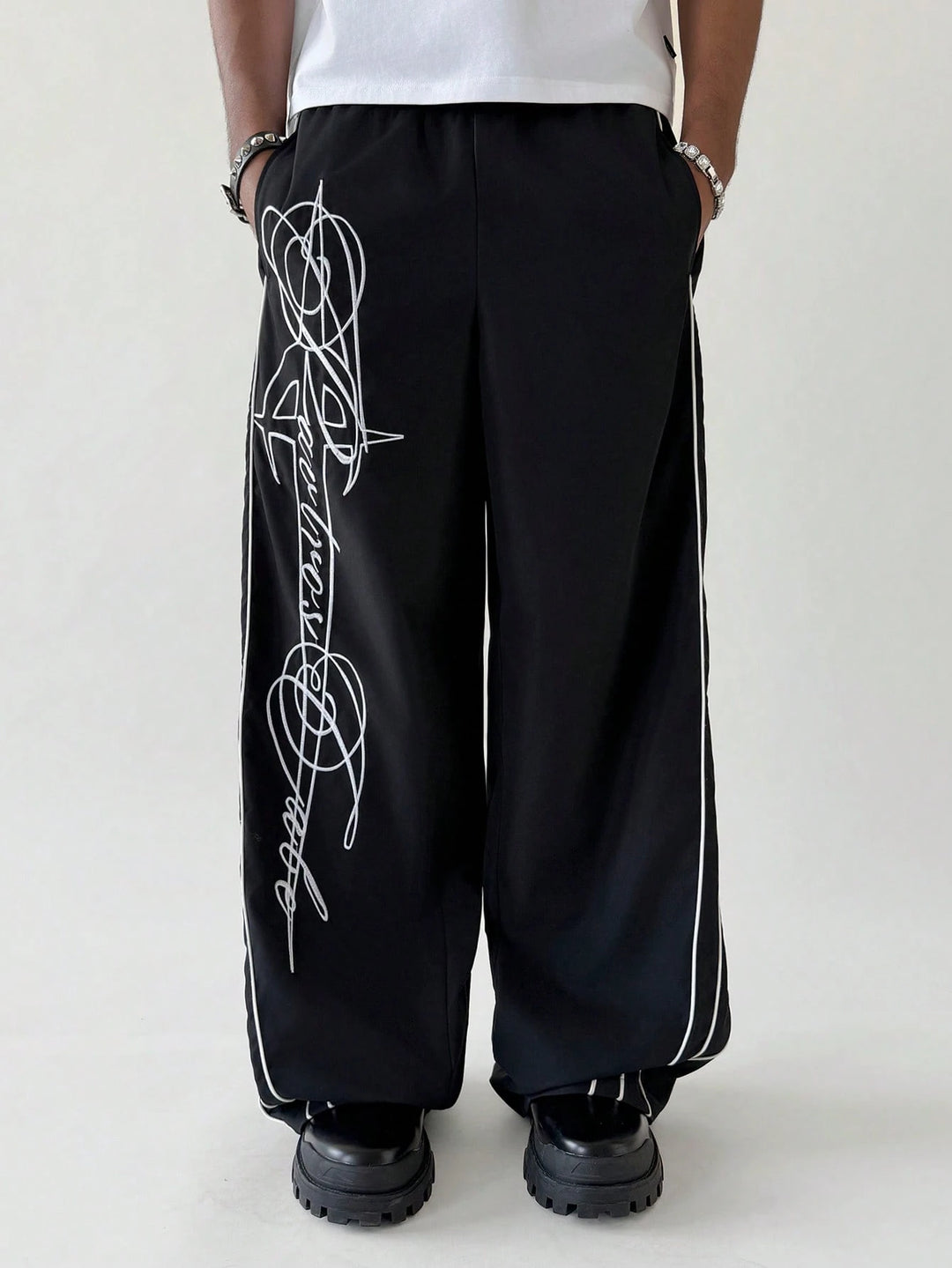 Pantaloni SHEIN, negru