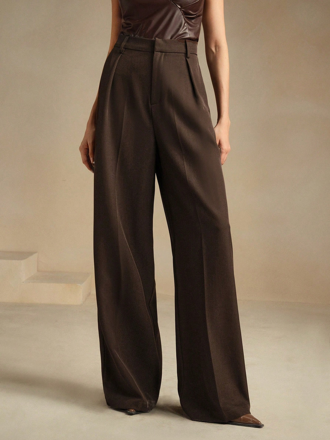 Pantalon SHEIN, maro