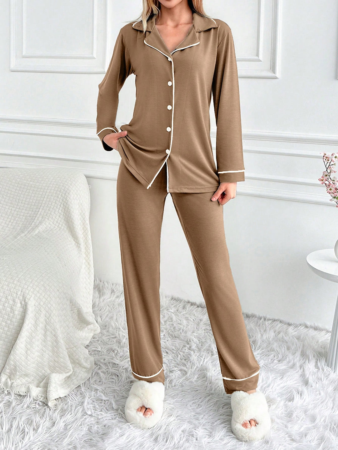 Compleu pijamale SHEIN, bej