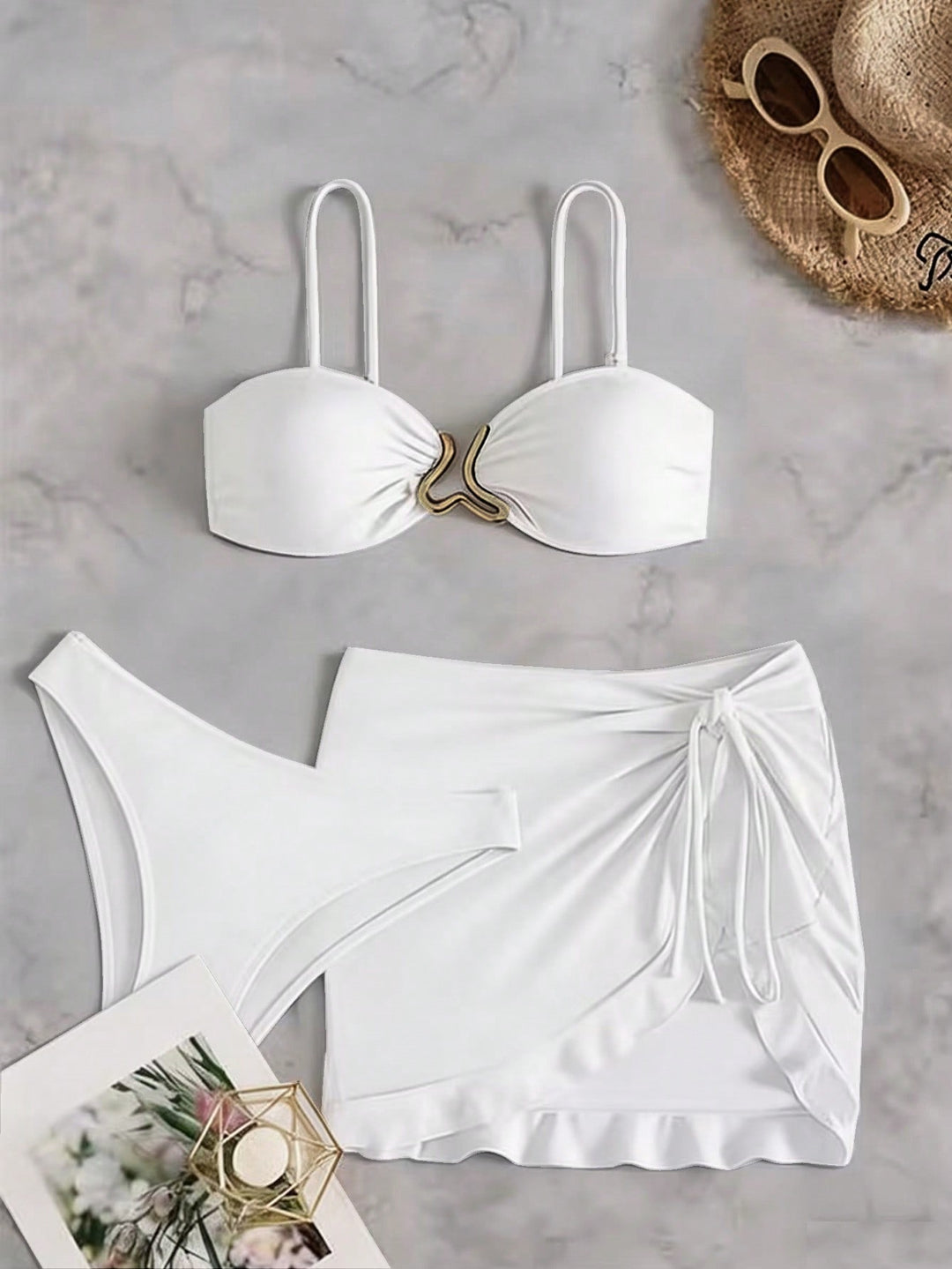 Set bikini SHEIN, alb