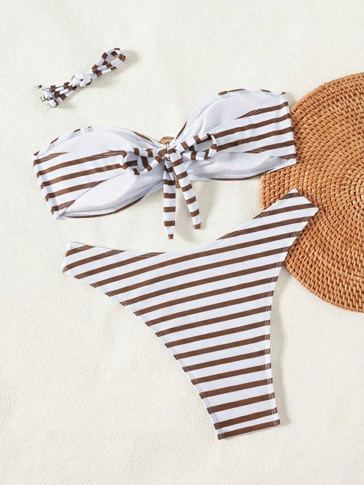 Set bikini SHEIN, maro