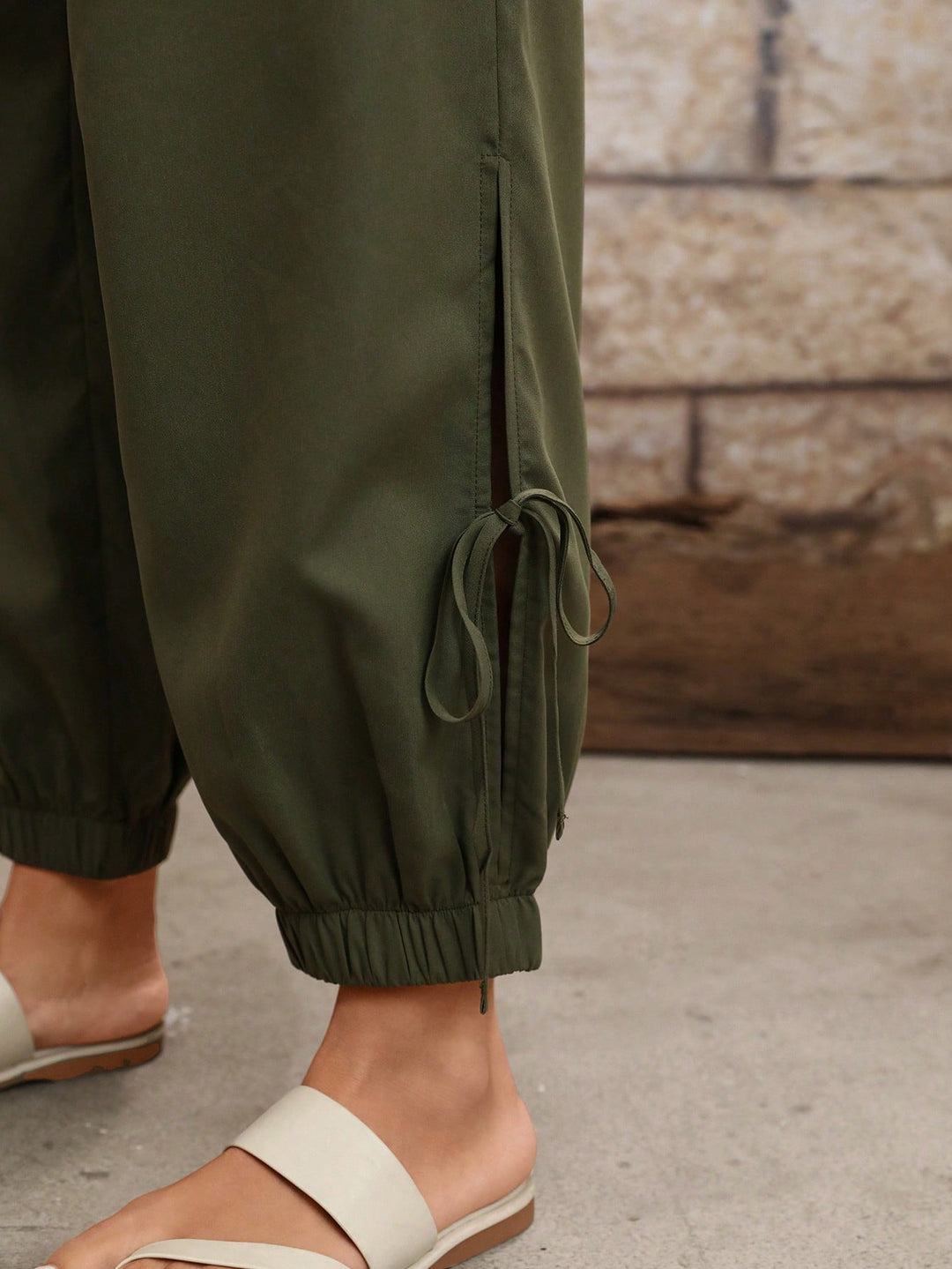 Pantaloni SHEIN, kaki