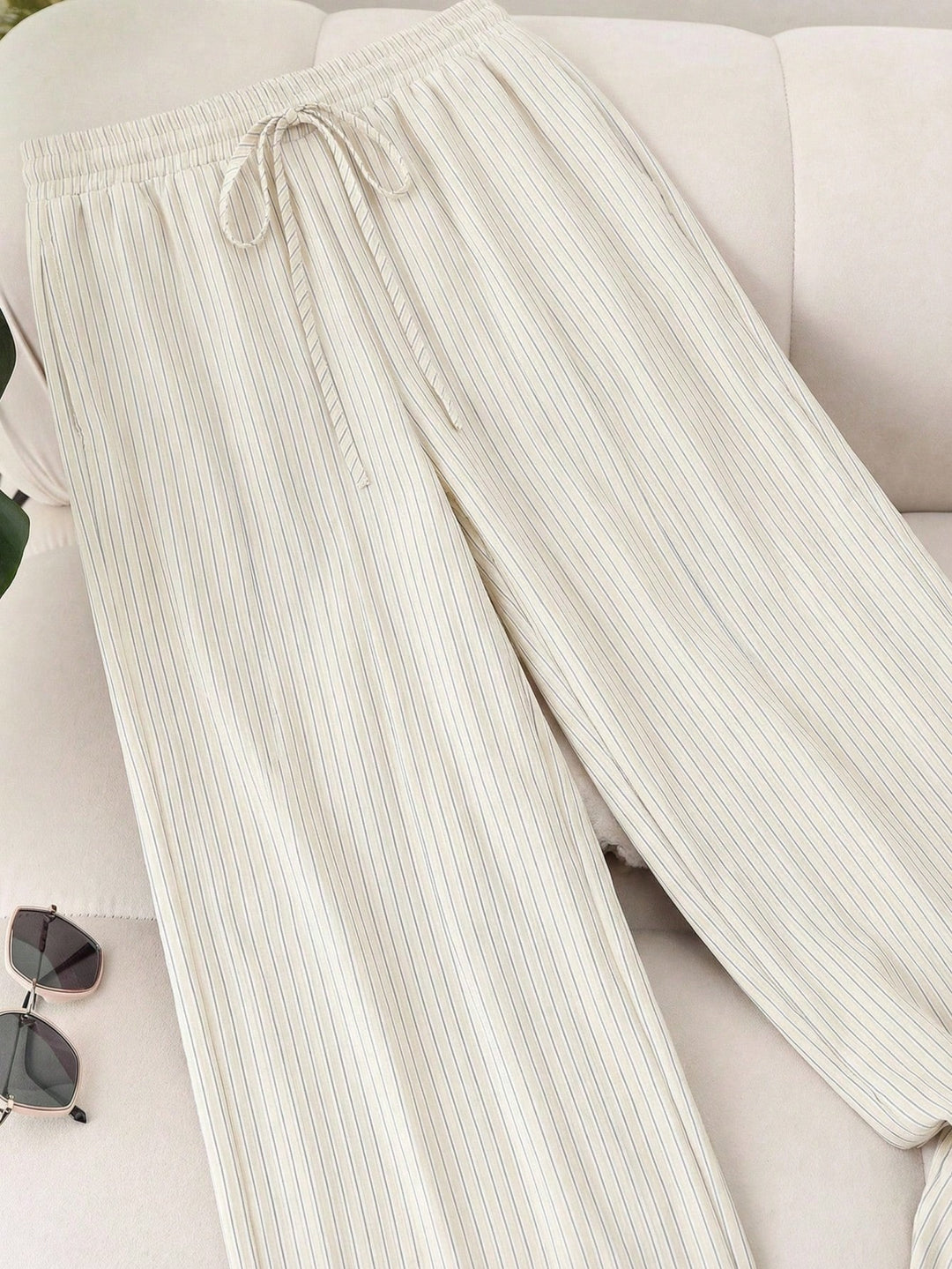 Pantaloni SHEIN, mix culori