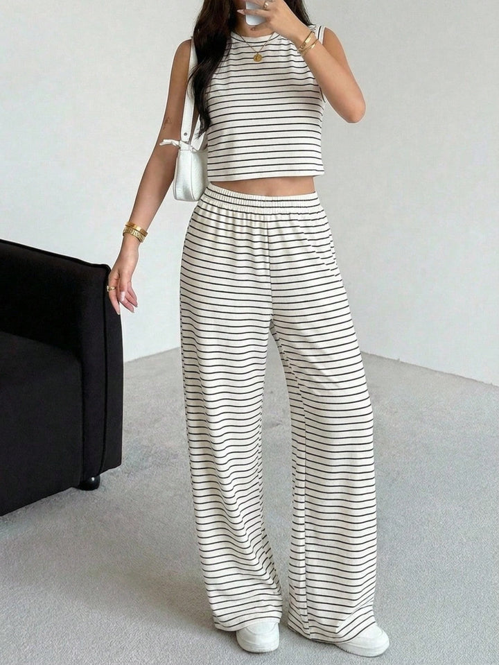 Set tricou cu dungi și pantaloni SHEIN, negru