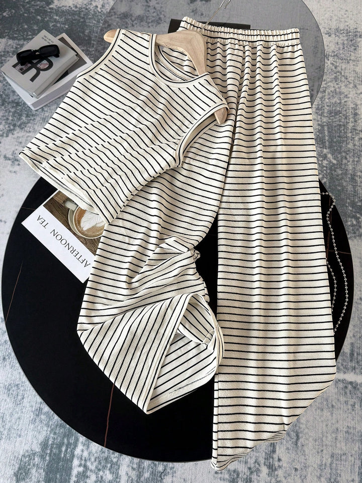 Set tricou cu dungi și pantaloni SHEIN, negru
