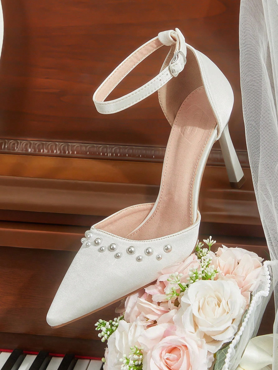 Pantofi cu toc SHEIN, alb