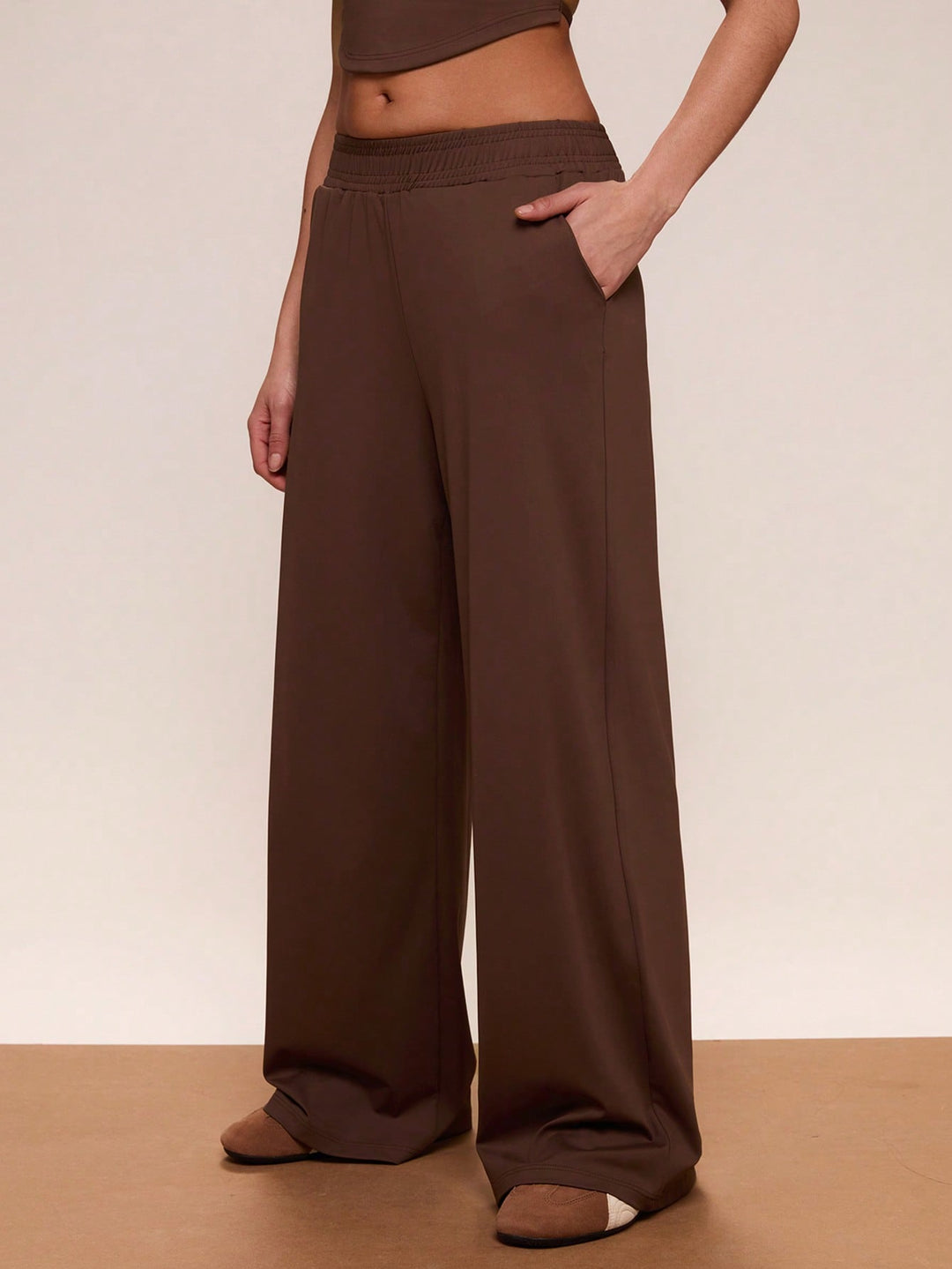 Pantaloni SHEIN, maro
