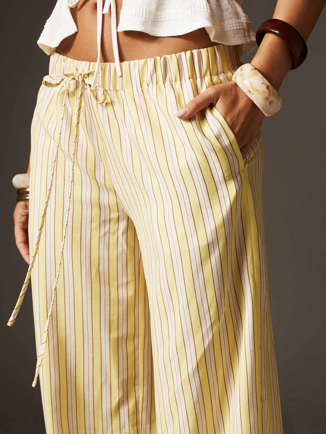 Pantaloni SHEIN, galben